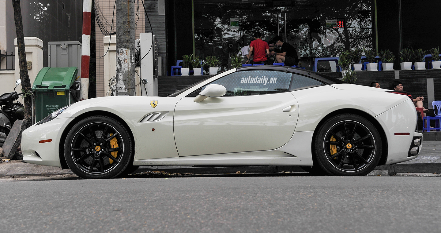 ferrari-california-1.jpg