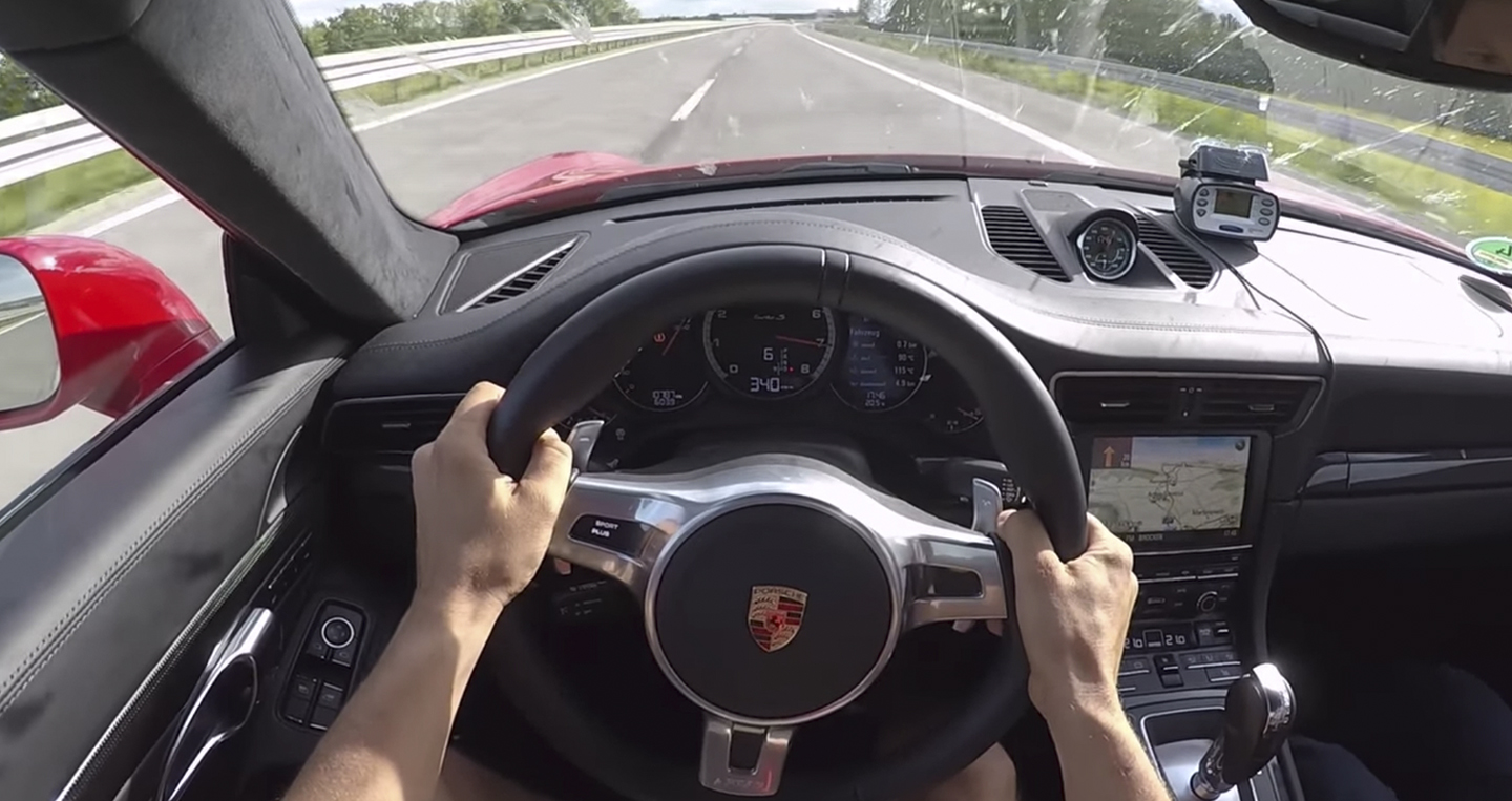 Video: Porsche 911 Turbo S đạt tốc độ 340 km/h trên cao tốc Autobahn