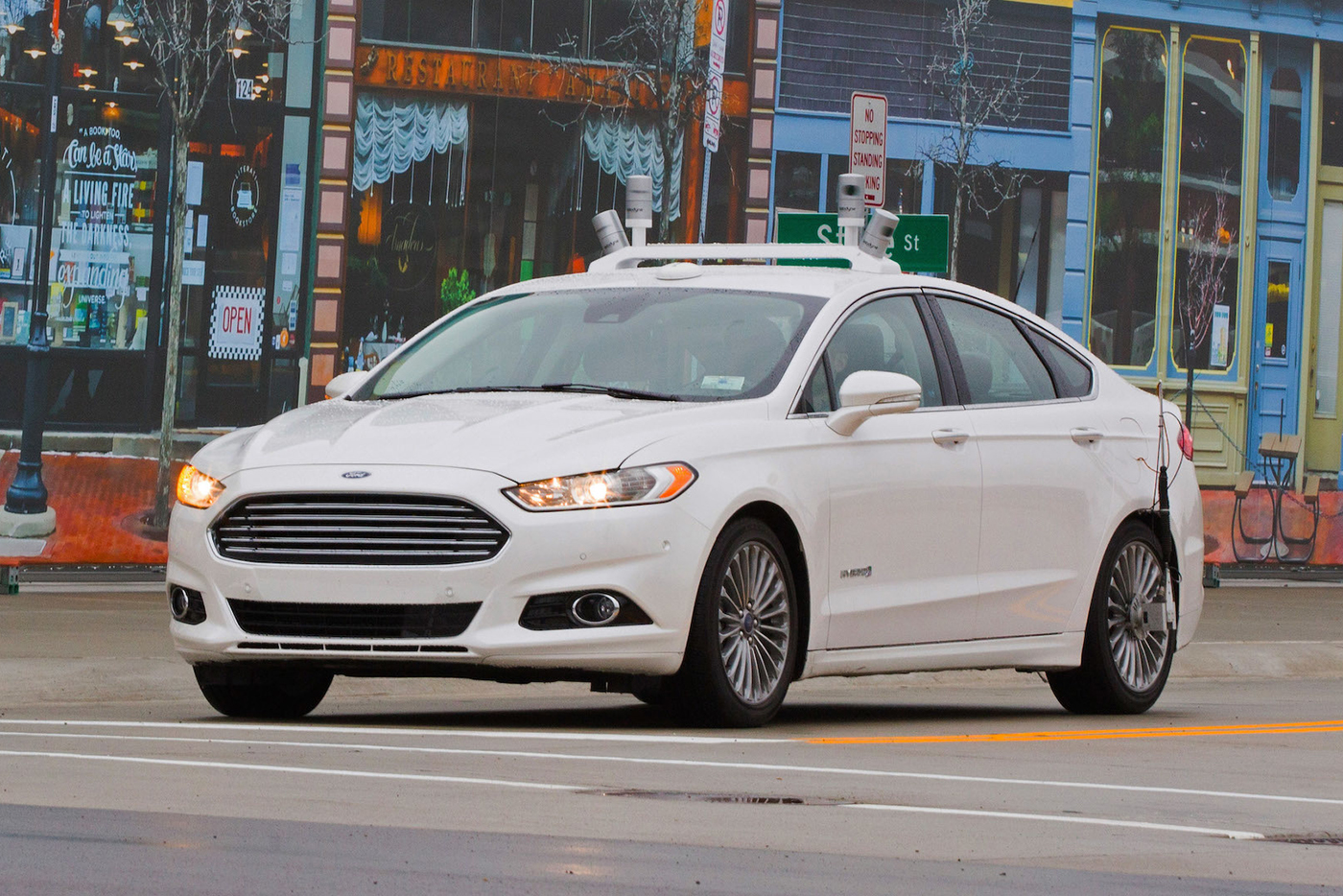 ford-fusion-autonomous-2.jpg