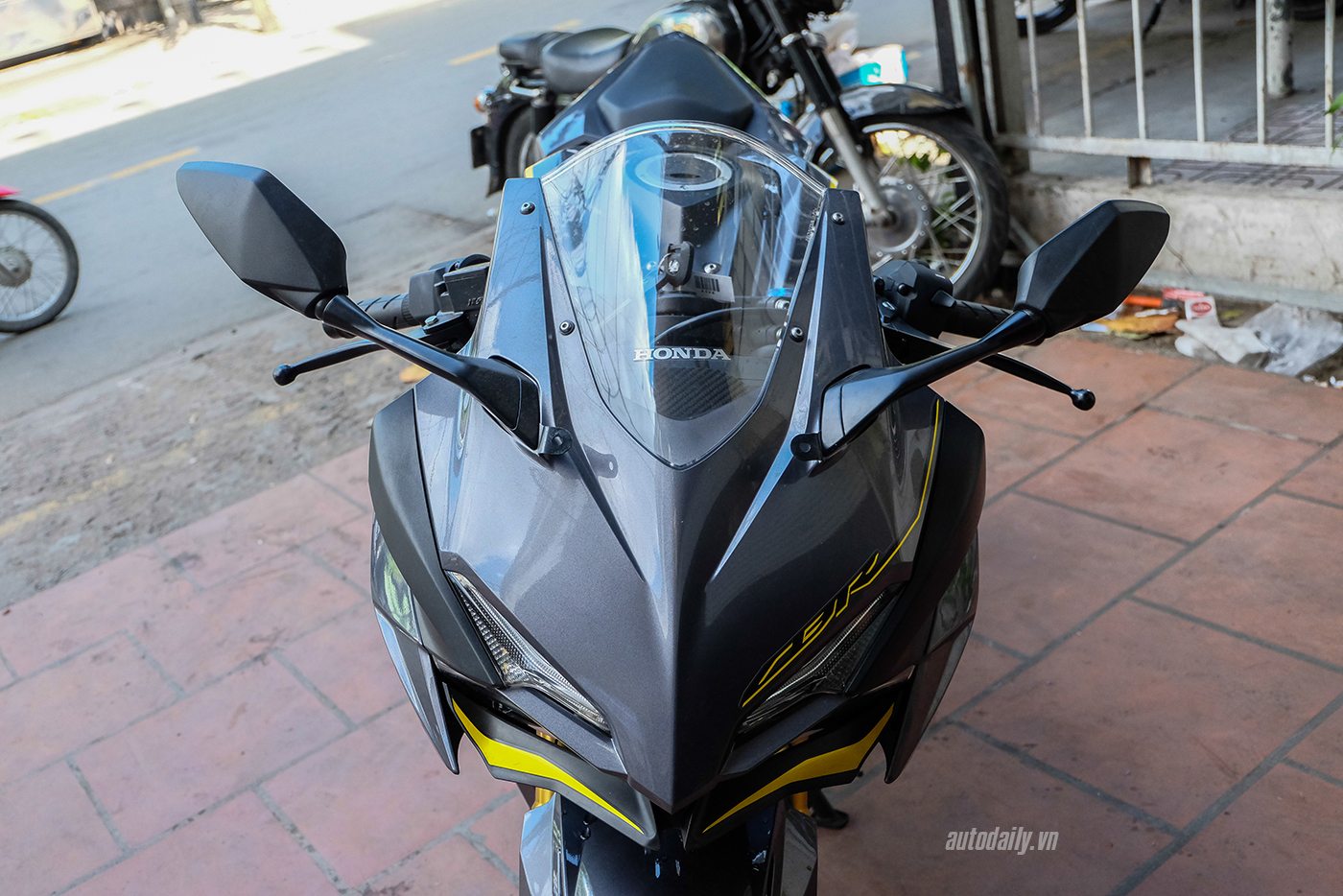 honda-cbr250rr-2017-17.jpg