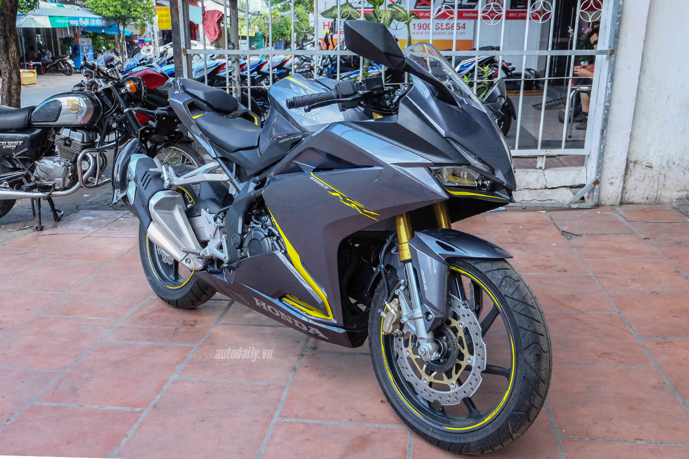 honda-cbr250rr-2017-18.jpg