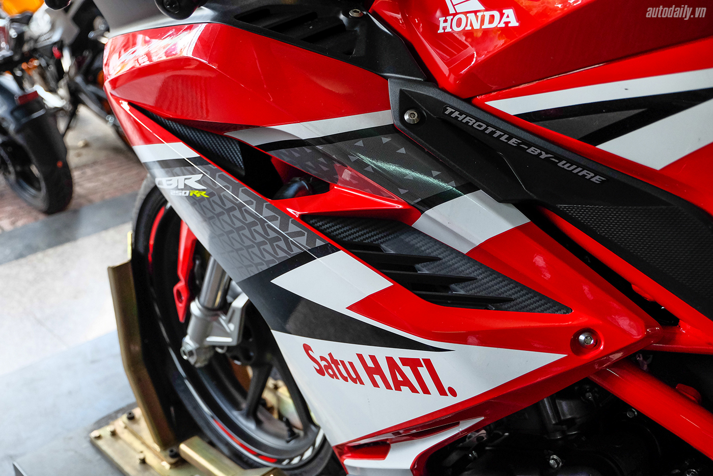 honda-cbr250rr-2017-2.jpg