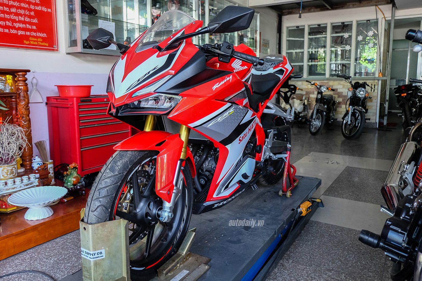 honda-cbr250rr-2017-28.jpg