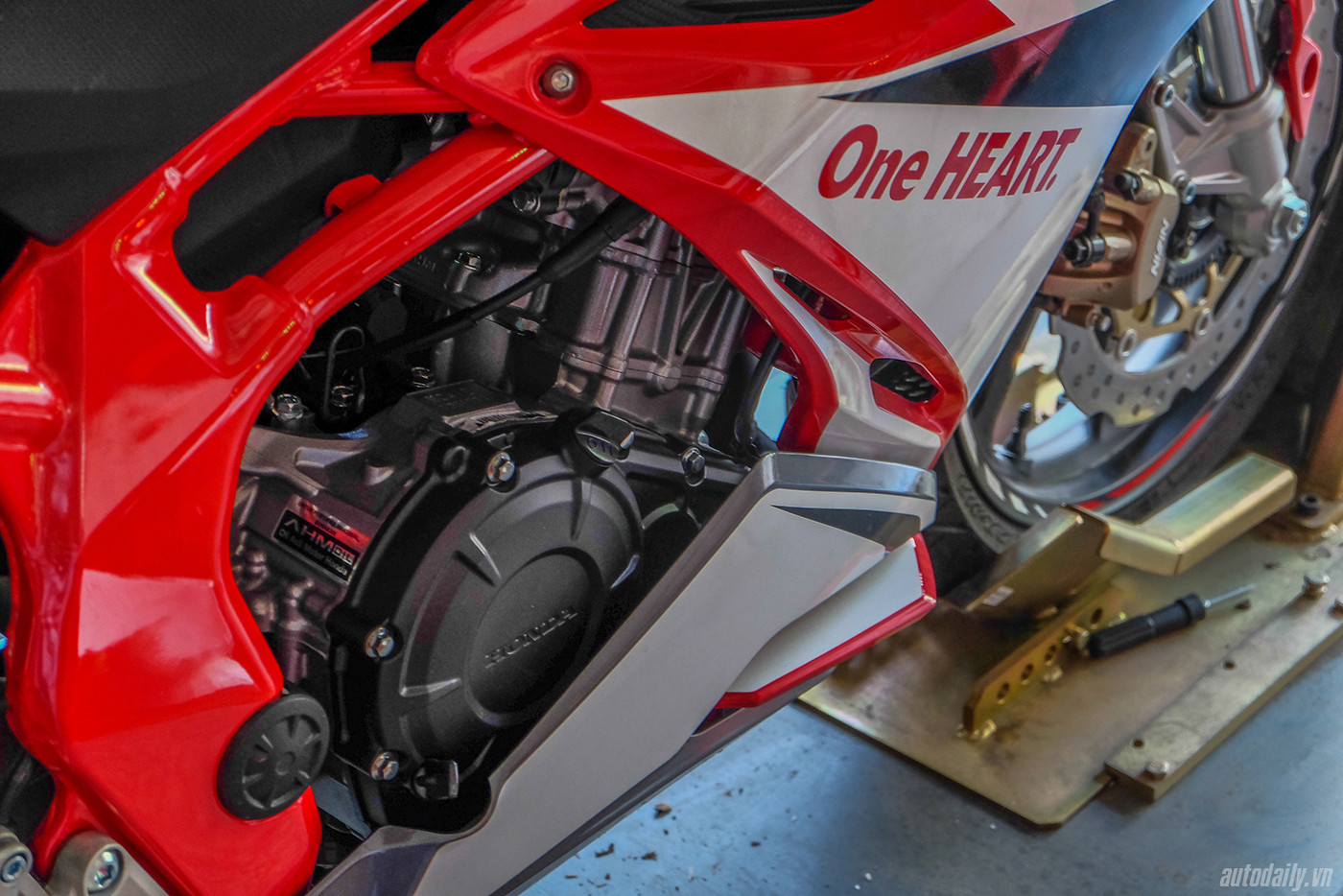 honda-cbr250rr-2017-31.jpg