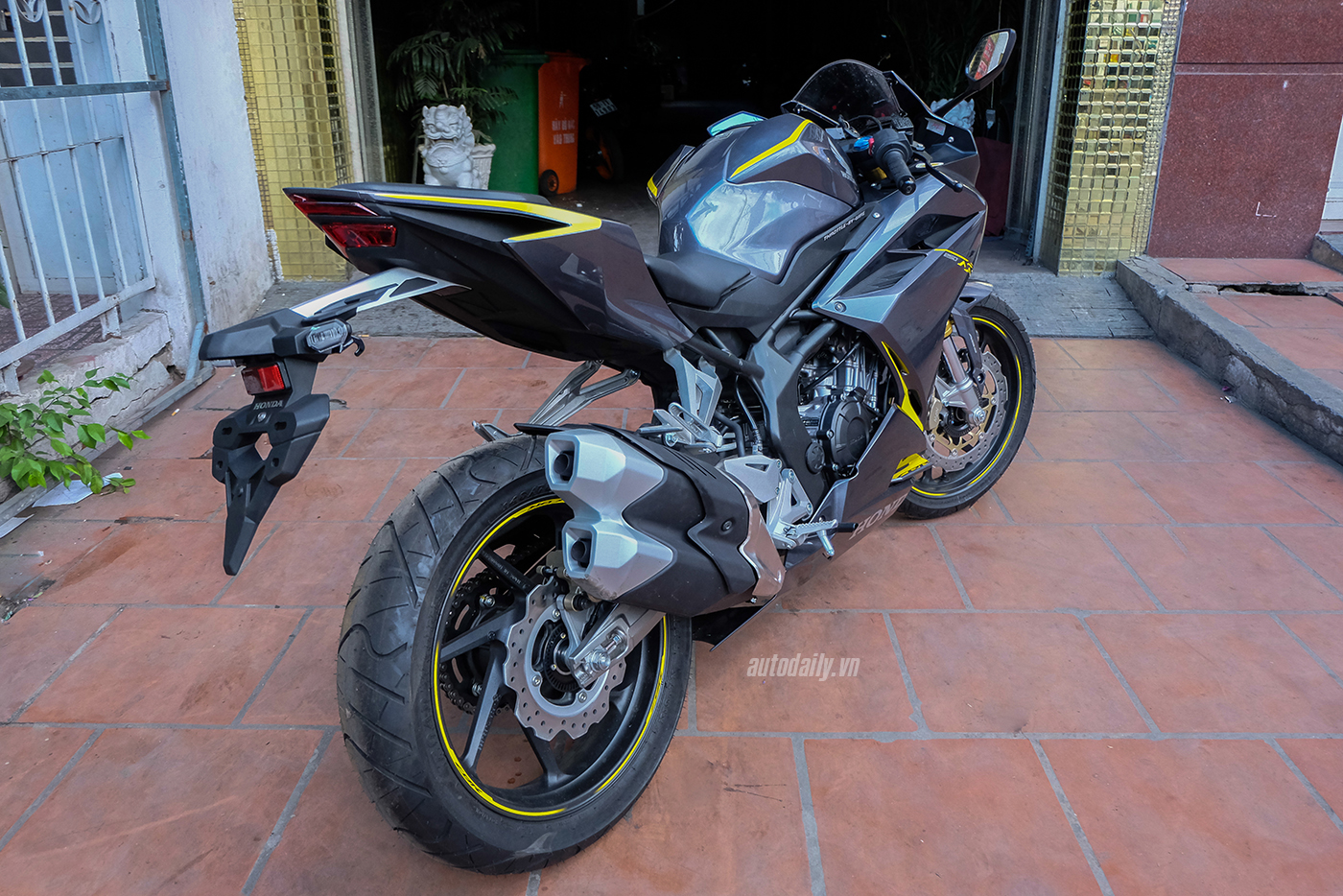 honda-cbr250rr-2017-8.jpg