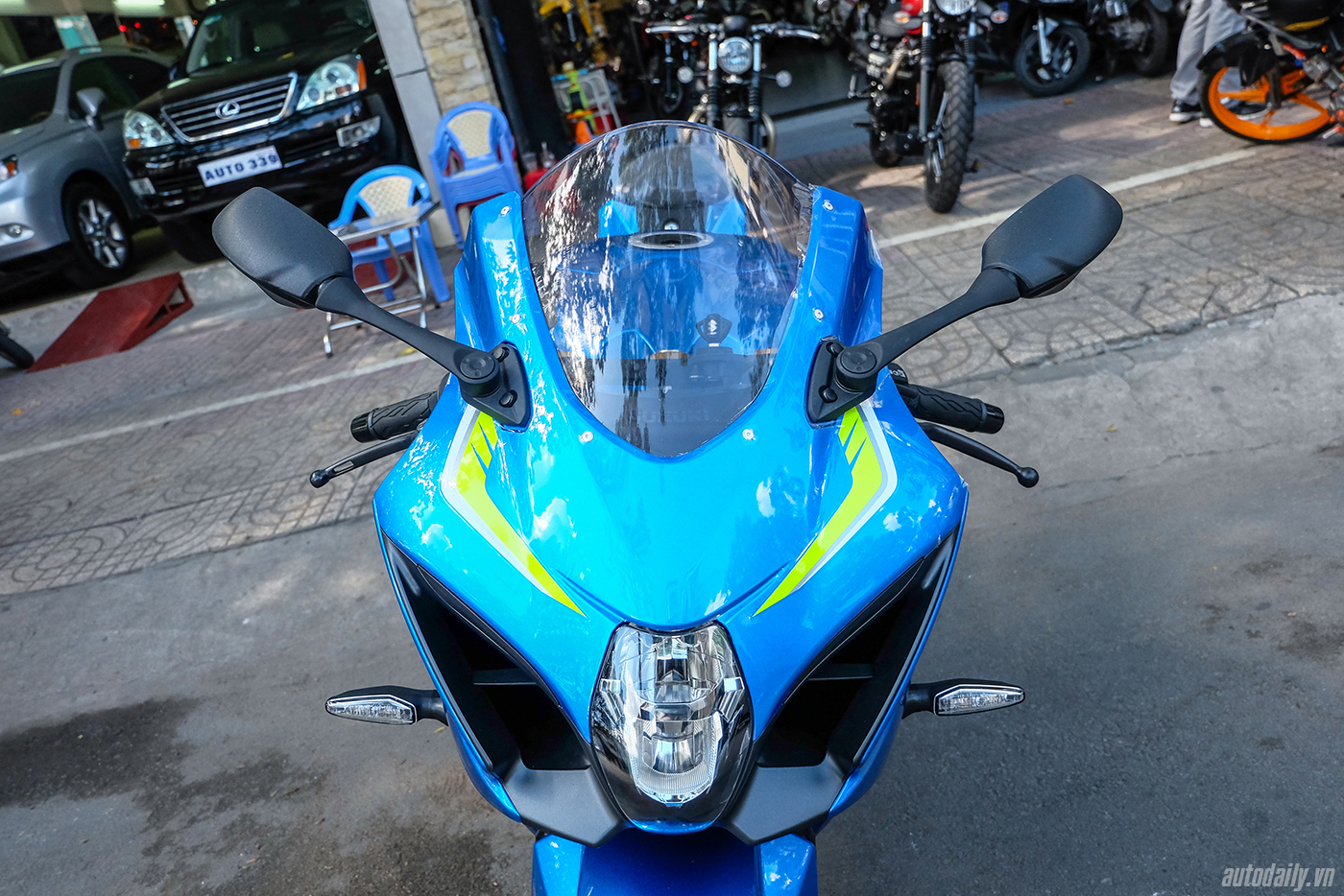 suzuki-gsx-1000r-2017-18.jpg