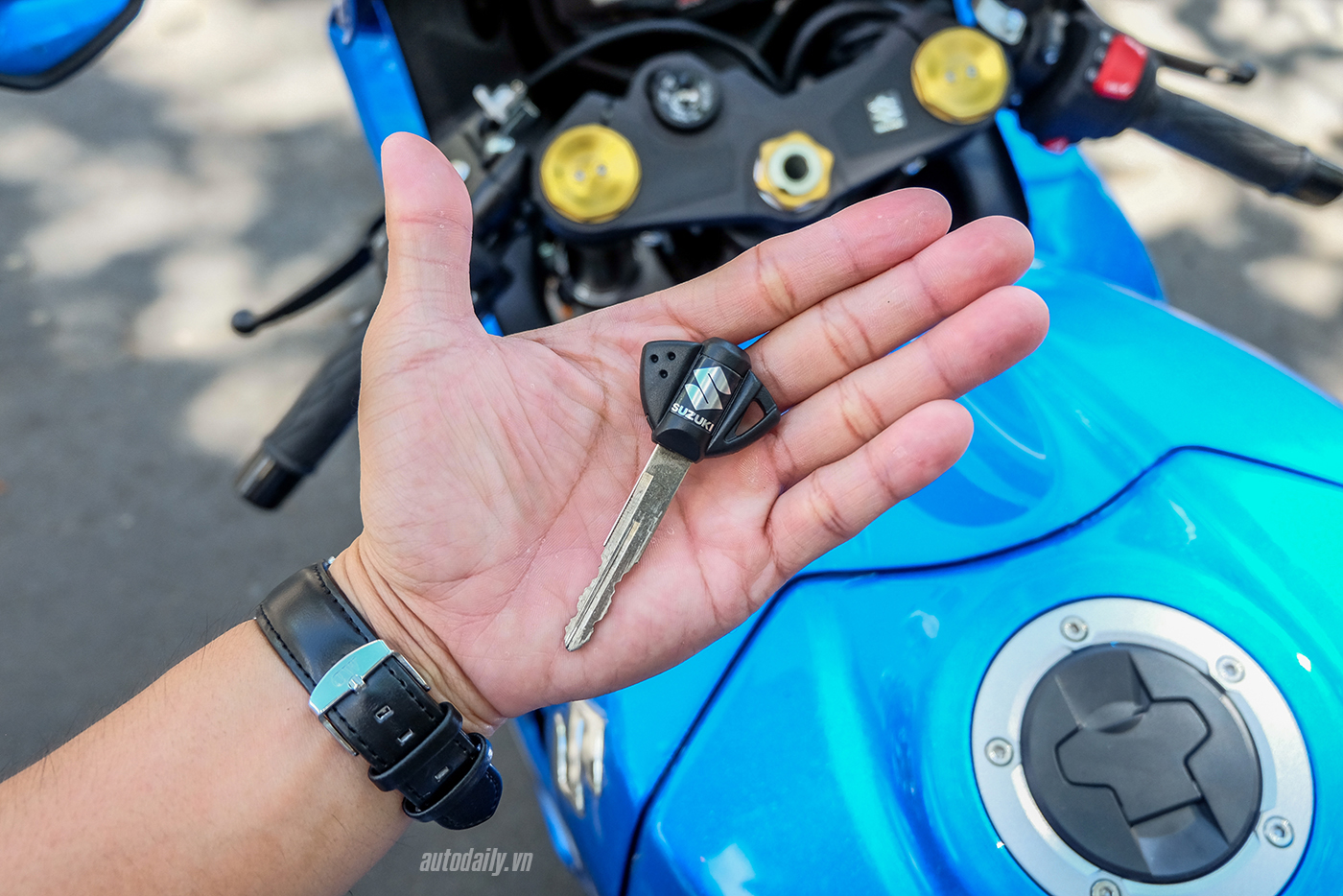 suzuki-gsx-1000r-2017-8.jpg