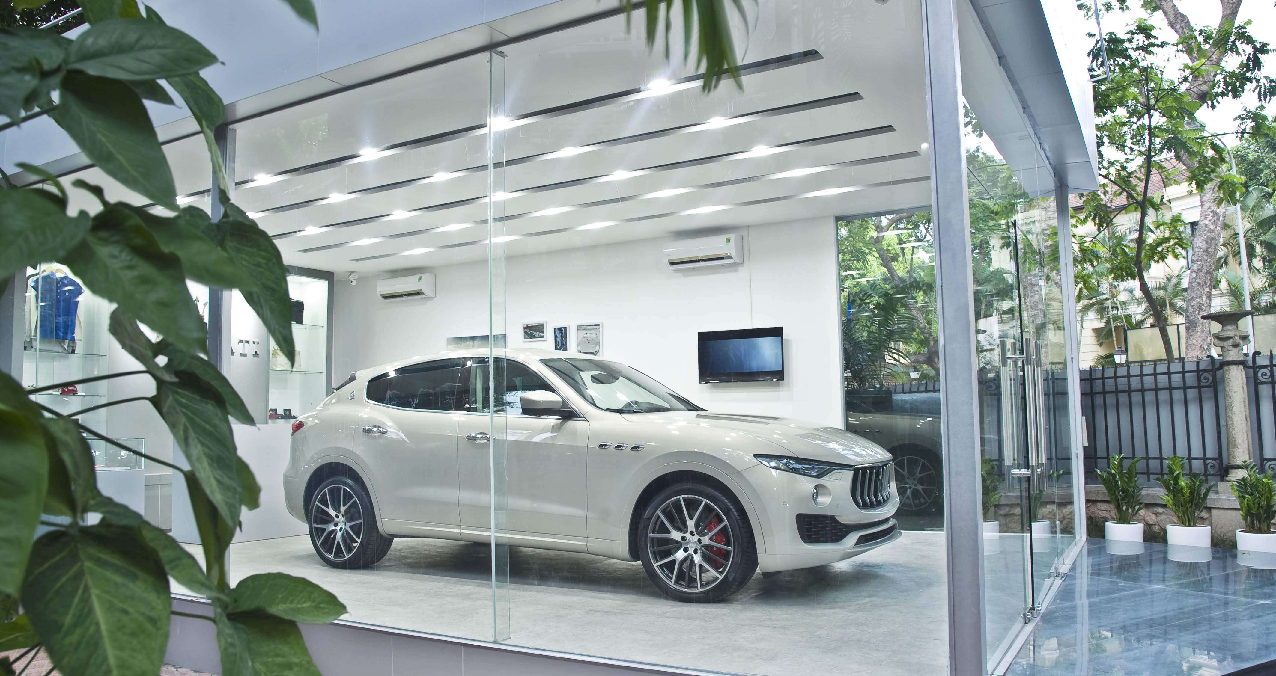 ngoi-nha-maserati2.jpg
