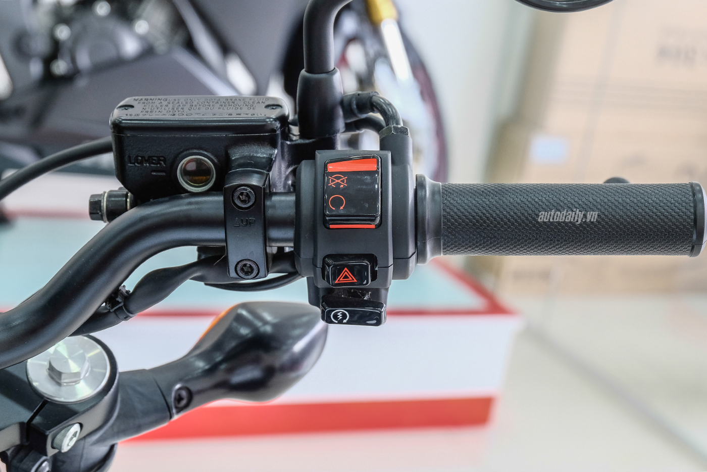 Ảnh chi tiết Honda Rebel 300 ABS 2017 honda-rebel-300-abs-2017-18.jpg