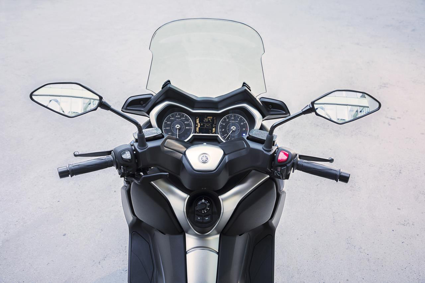 yamaha-x-max-400-2018-10.jpg