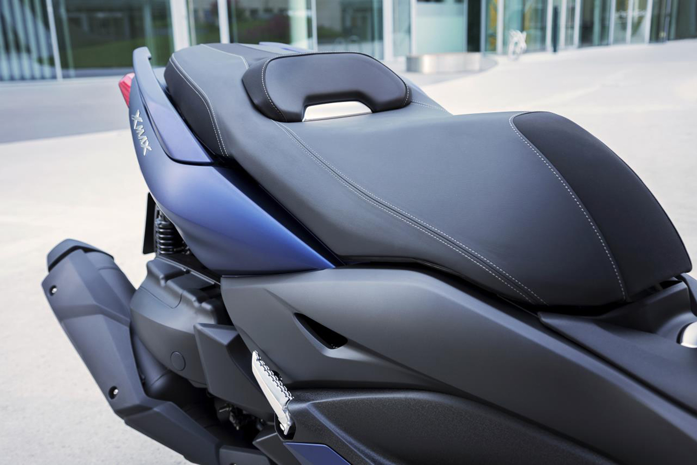 yamaha-x-max-400-2018-15.jpg