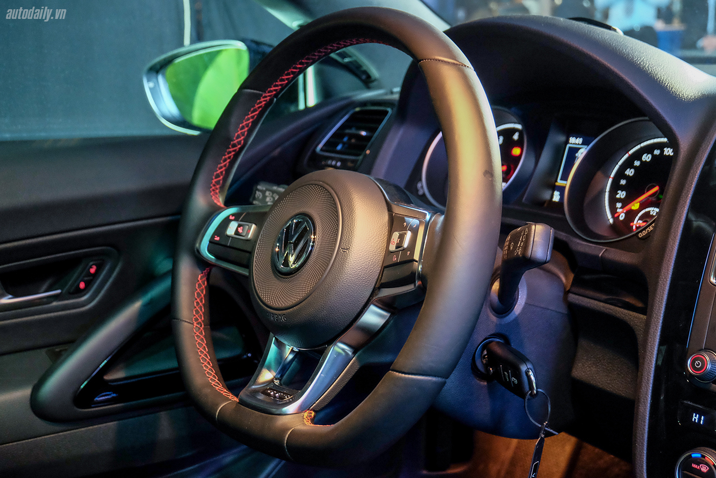 Ảnh chi tiết Volkswagen Scirocco R 2017 và Scirocco GTS 2017 vw-scirocco-gts-13.jpg