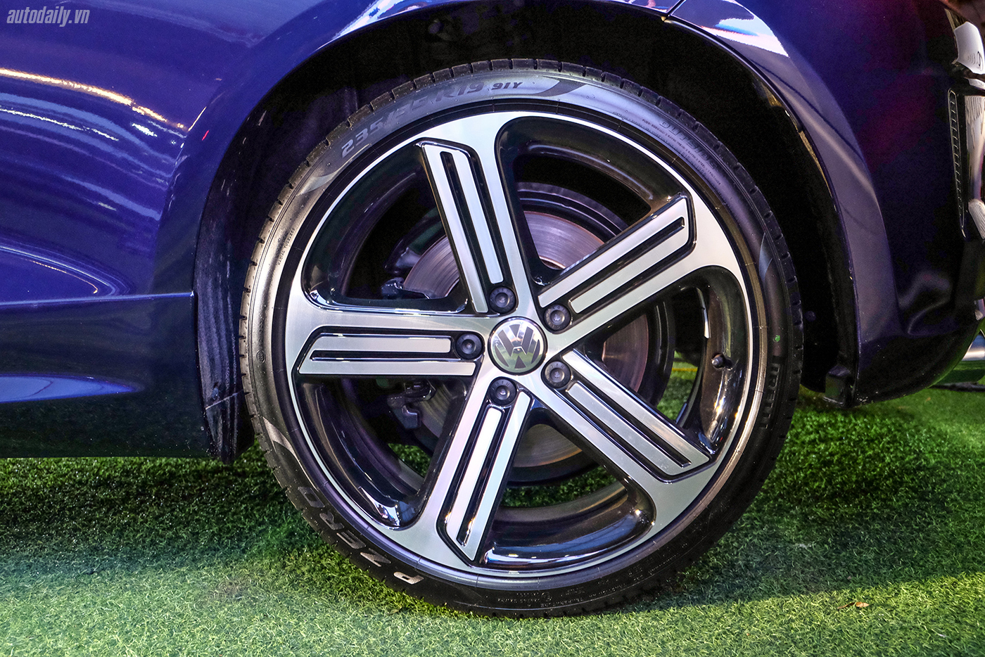 Ảnh chi tiết Volkswagen Scirocco R 2017 và Scirocco GTS 2017 vw-scirocco-r-17.jpg