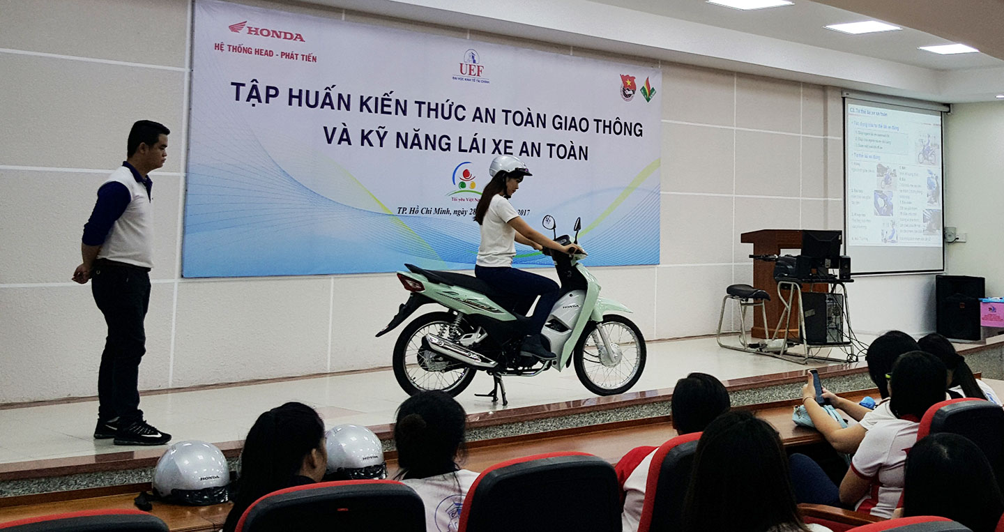 head-phat-tien-tich-cuc-to-chuc-nhung-hoat-dong-tap-huan-kien-thuc-va-dao-tao-lai-xe-an-toan-trong-quy-ii-1.jpg