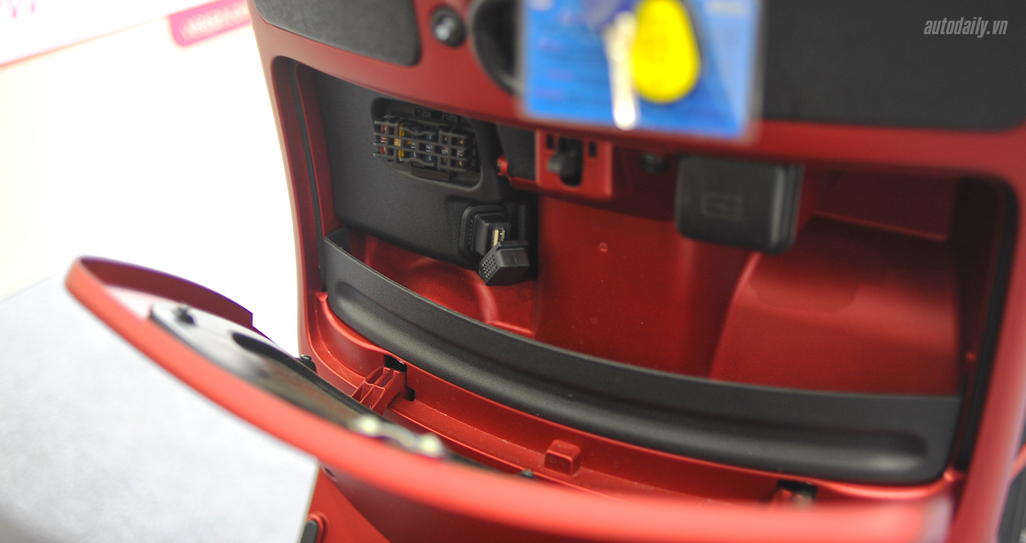 vespa-gts-125-300-3334-of-1-3-copy.jpg