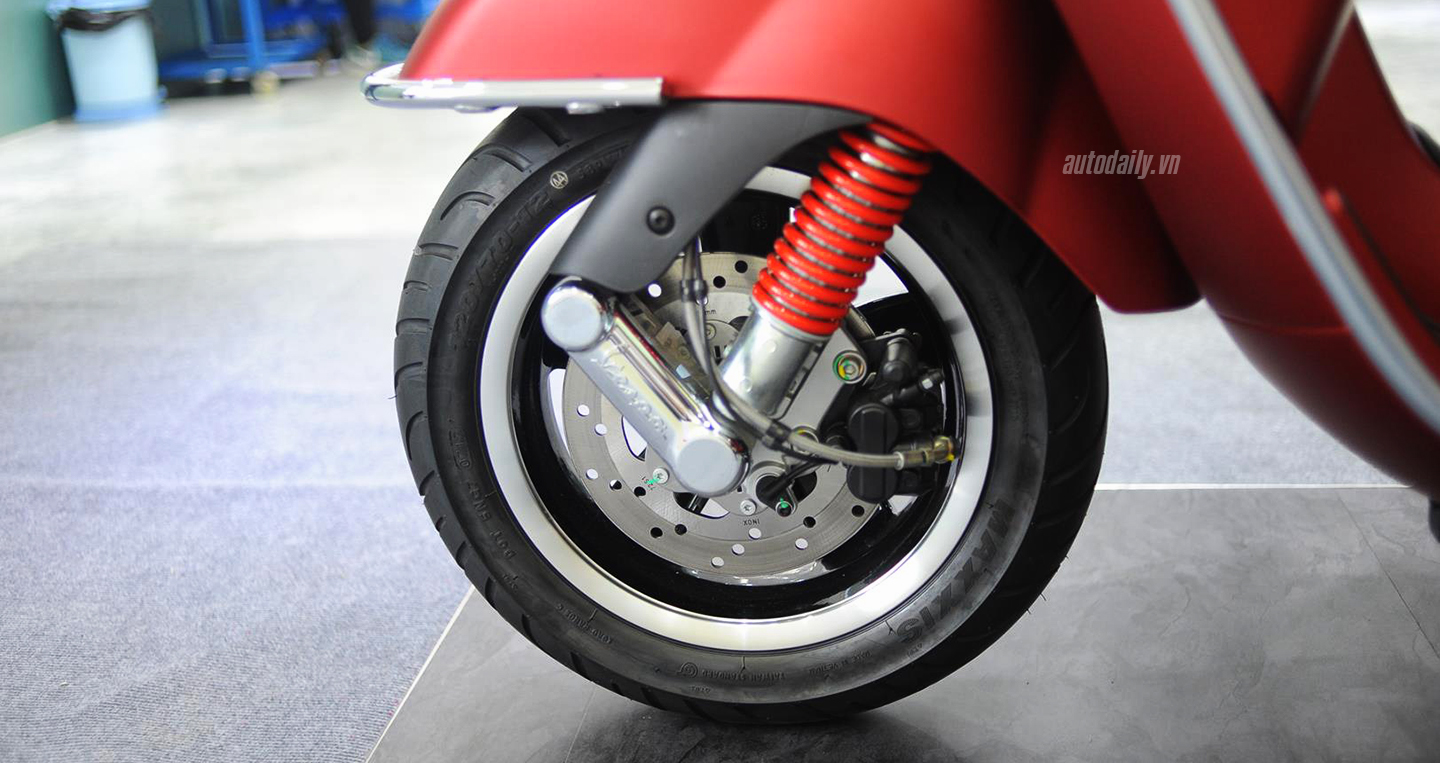 vespa-gts-125-300-3336-of-12-copy.jpg