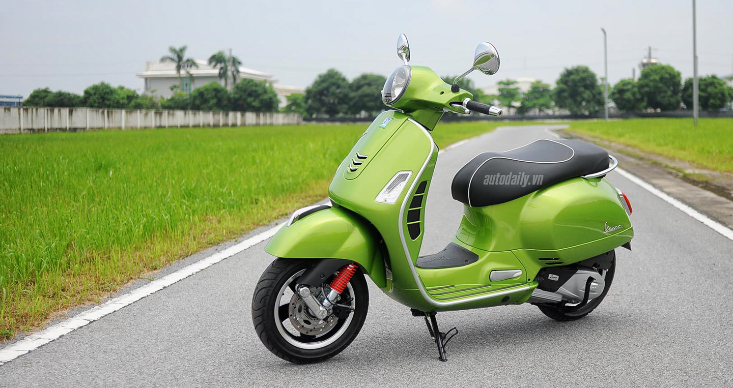 vespa-gts-125-300-3341-of-12-copy.jpg