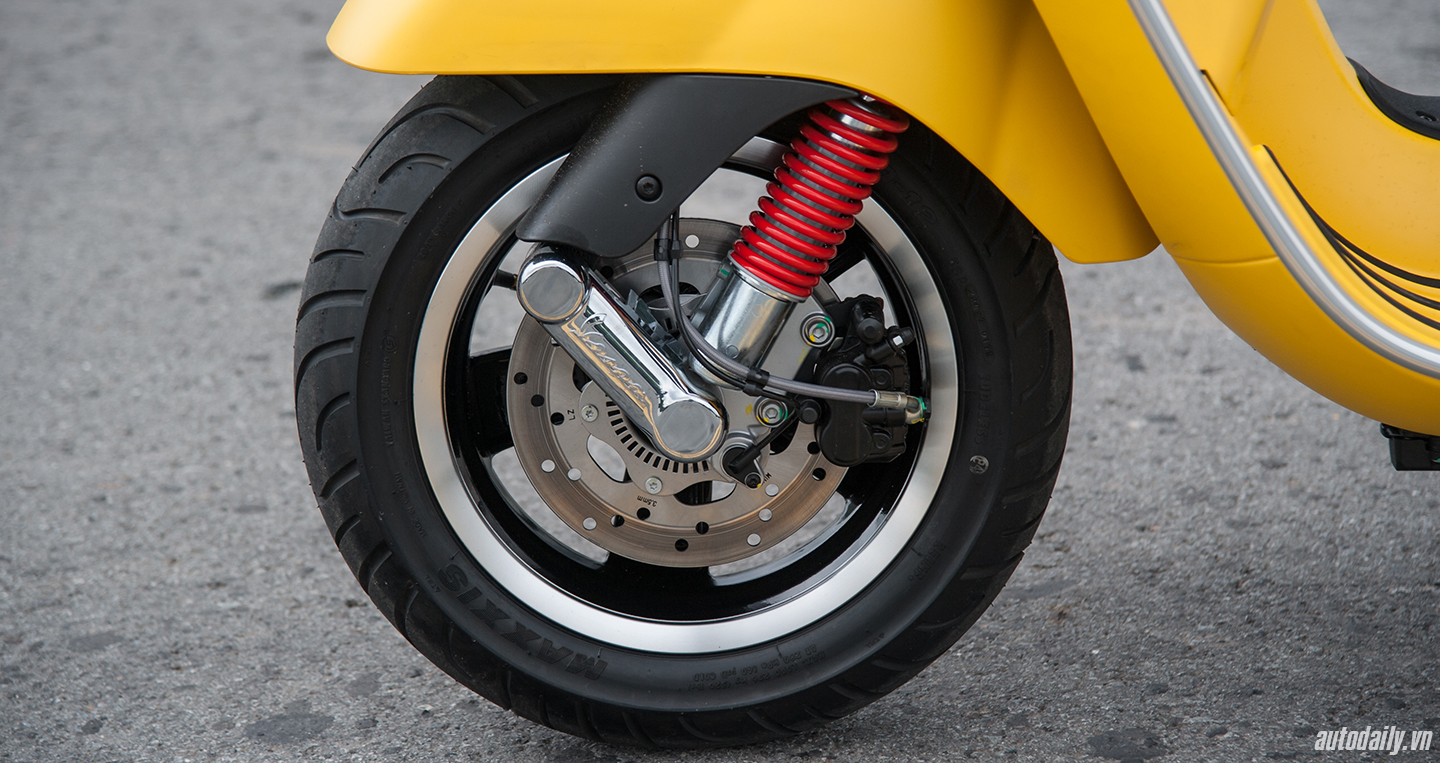 vespa-gts-300-1.jpg