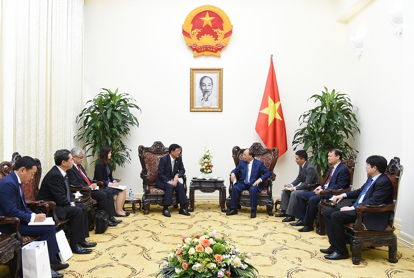 Tổng Giám đốc điều hành cấp cao của Mitsubishi Motors gặp mặt Thủ tướng Việt Nam