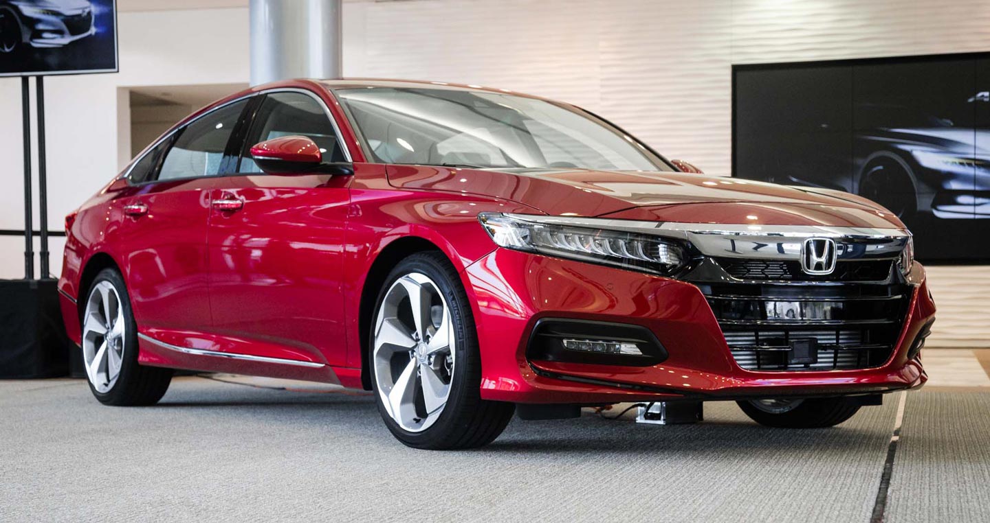 2018-honda-accord-front-three-quarter-1.jpg