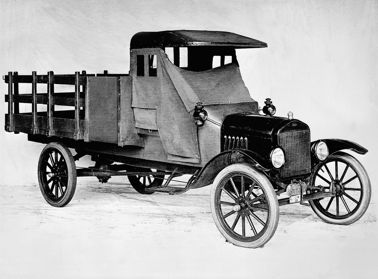 model-tt-truck-in-1917.jpg