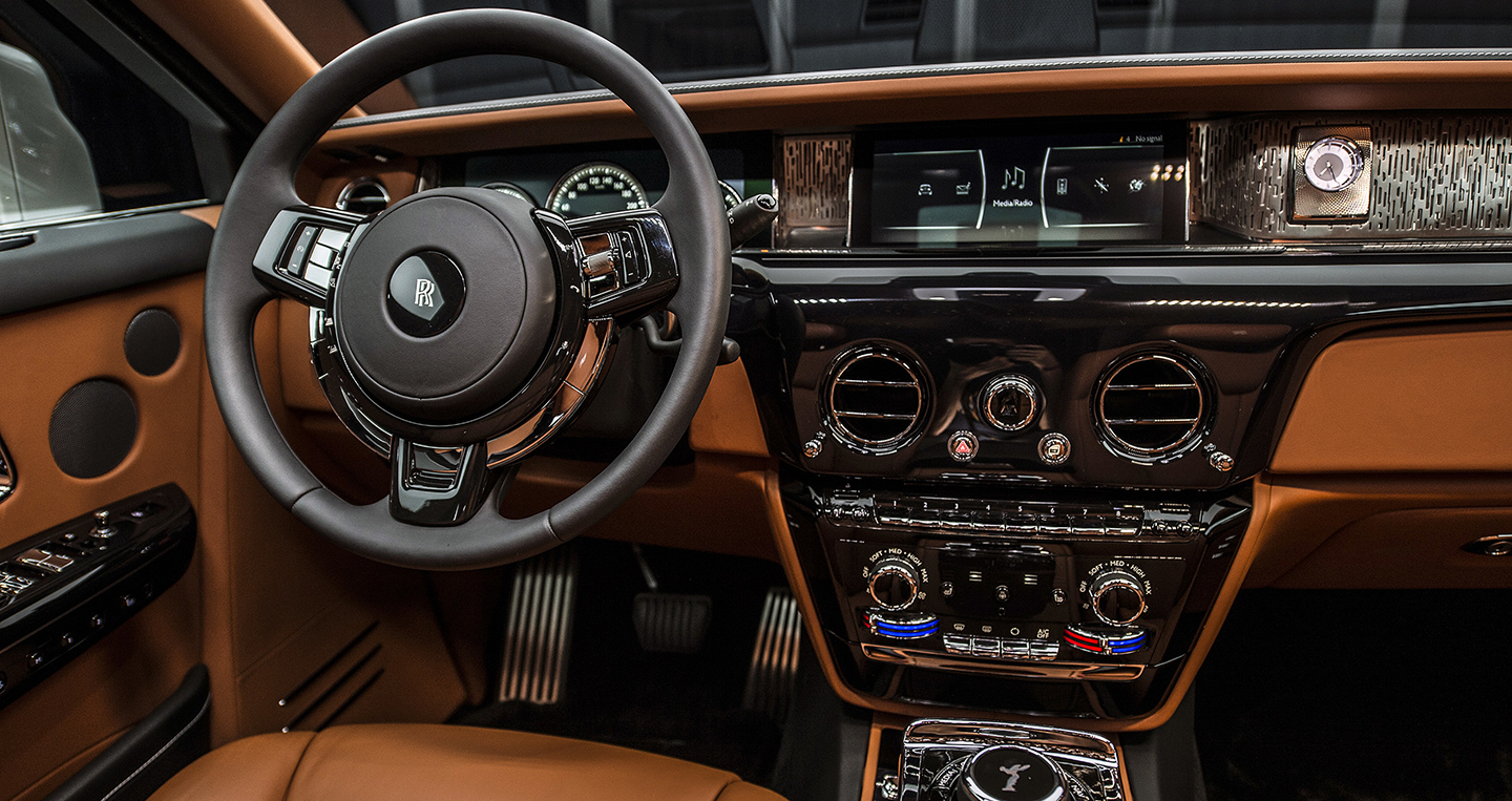 33-2018-rolls-royce-phantom-1.jpg