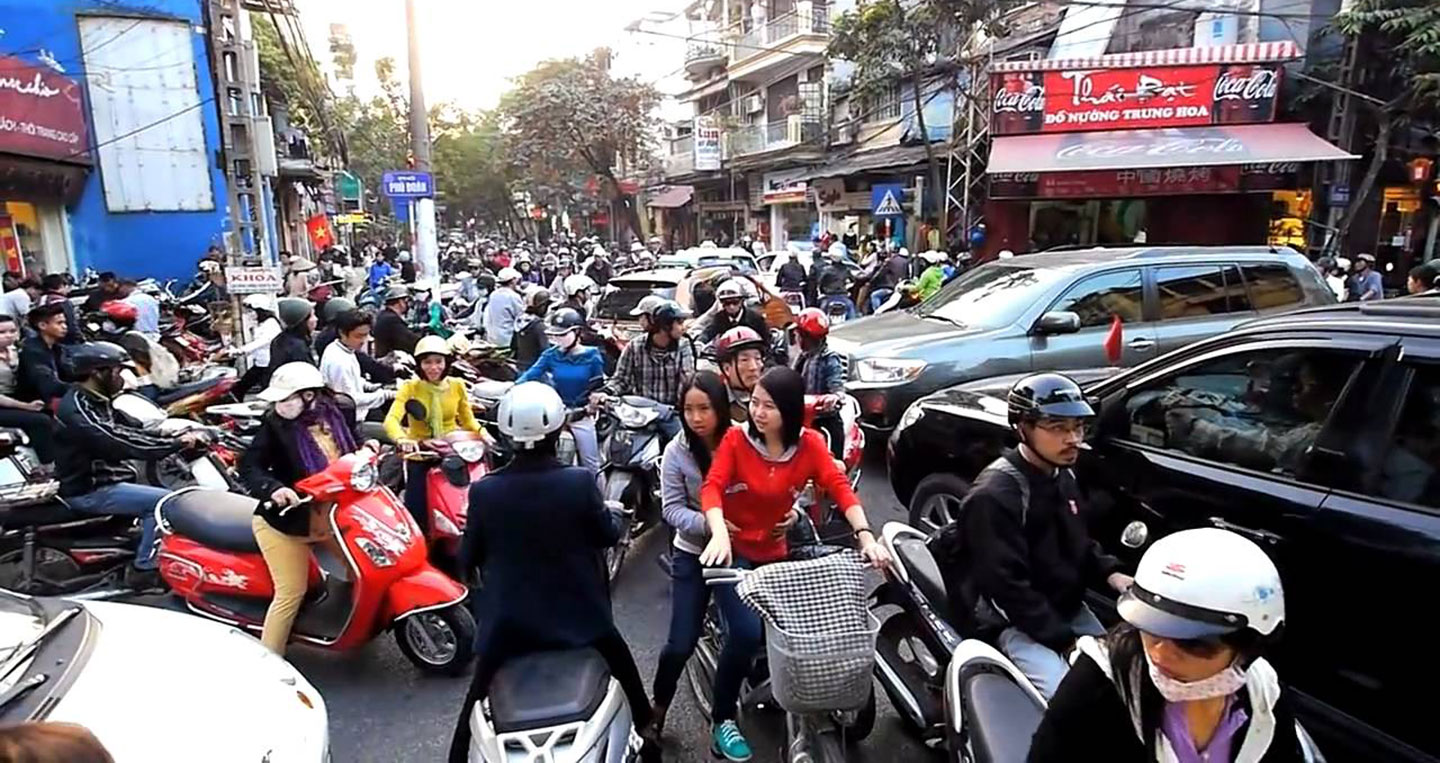 Đủ cái “ấm ức” khi đi ôtô tại Việt Nam
