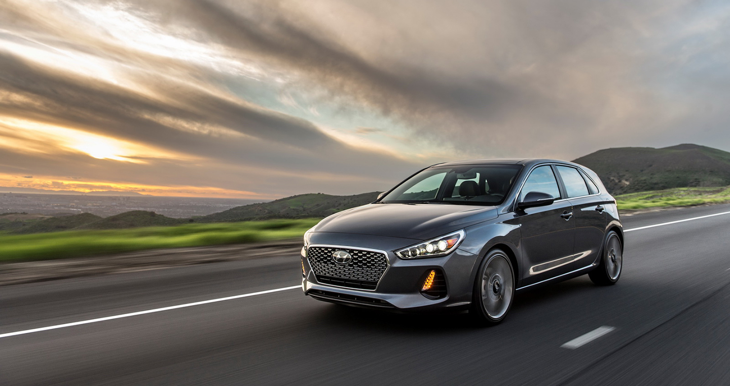 hyundai-elantra-gt-2018-2.jpg