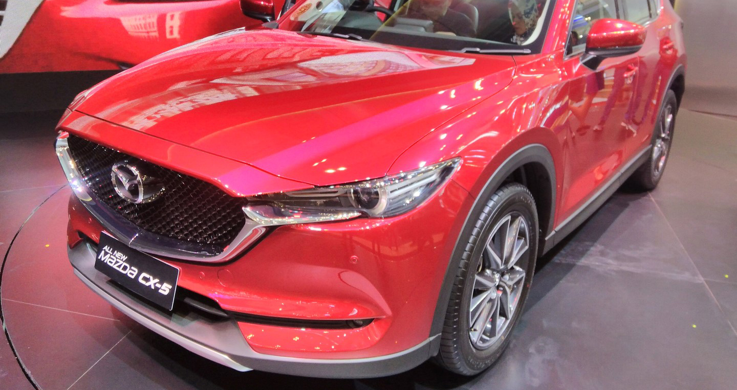 2017-mazda-cx-5-2nd-gen-front-quarter-at-the-2017-giias.jpg