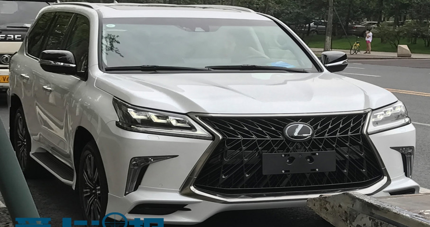 SUV hạng sang Lexus LX570 2018 trông thế nào?