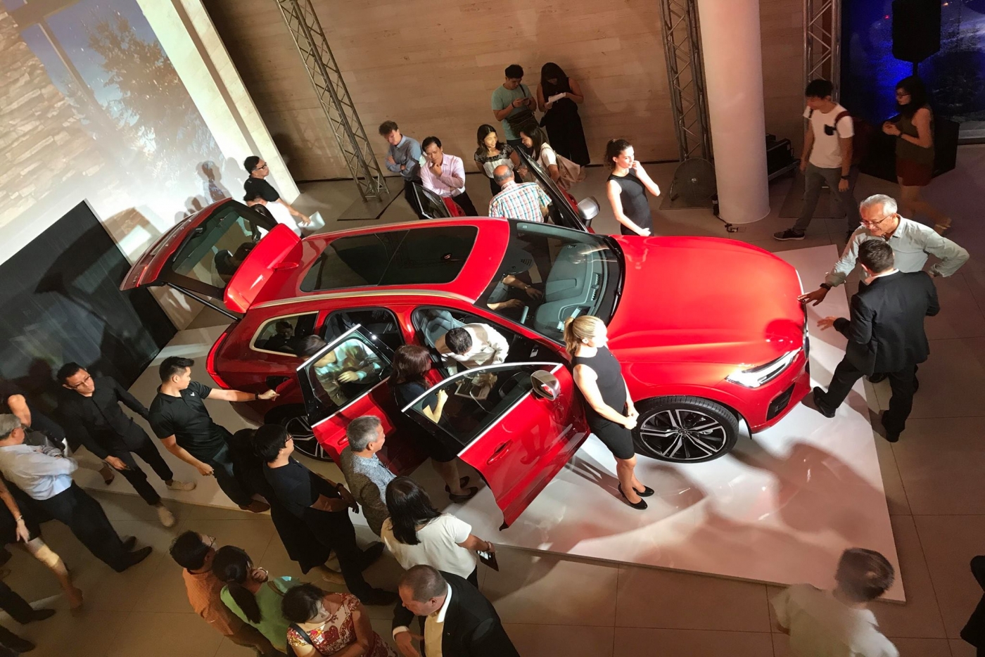 volvo-xc60-2018-1.jpg