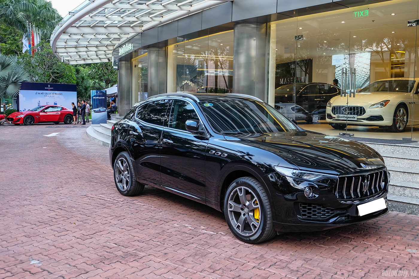 maserati-club-23-1.jpg