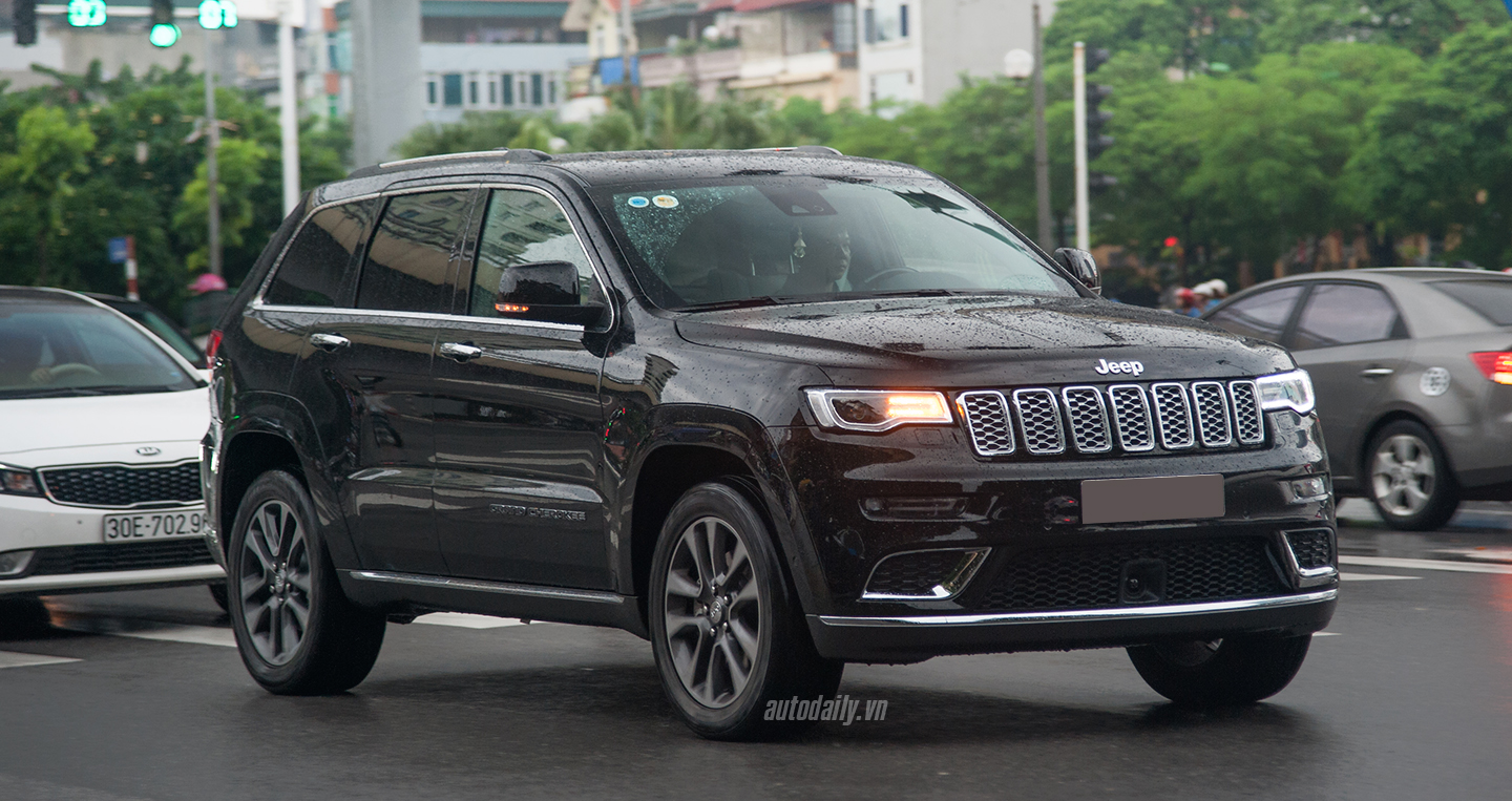 Xế lạ Jeep Grand Cherokee Overland 4x4 2017 trên phố Hà Nội