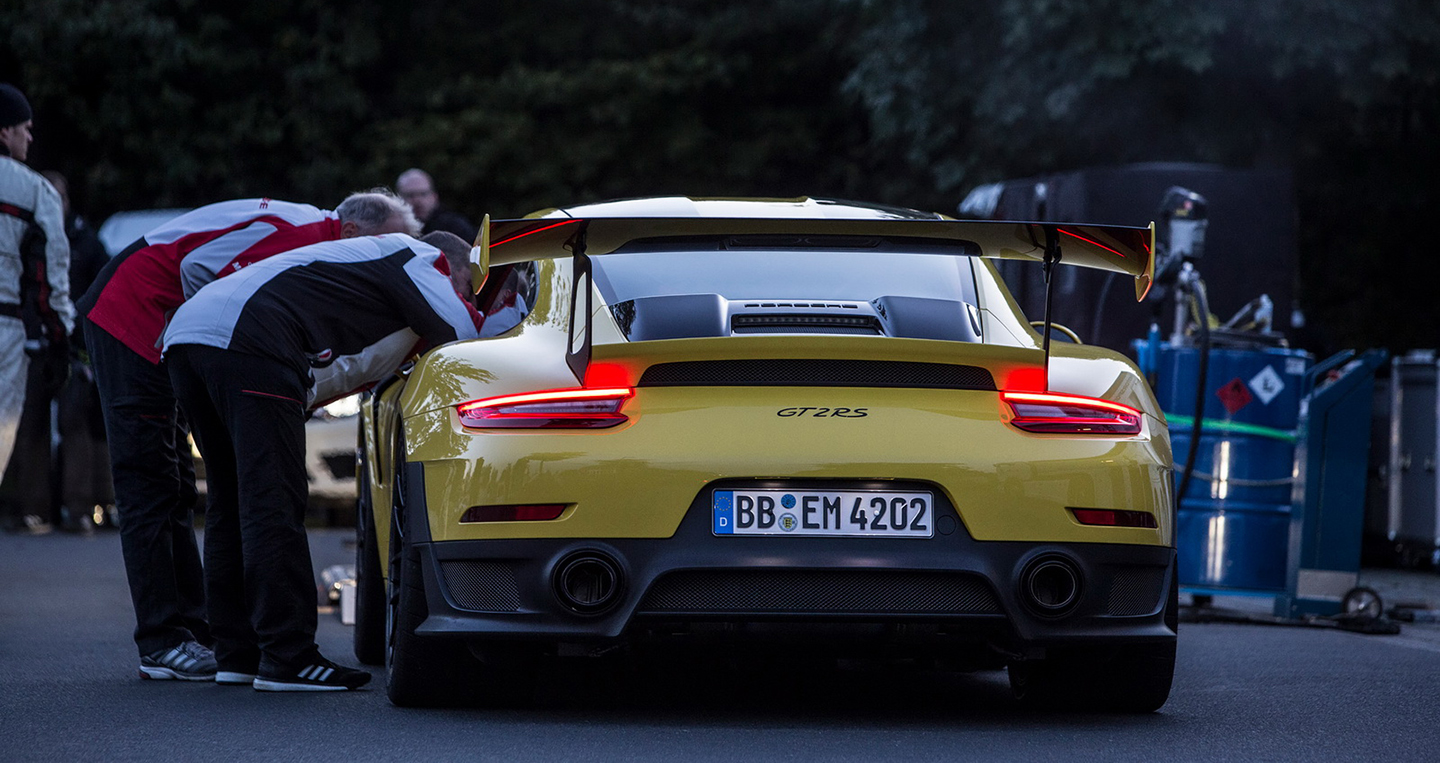 2018-porsche-911-gt2-rs-nurburgring-record-1.jpg