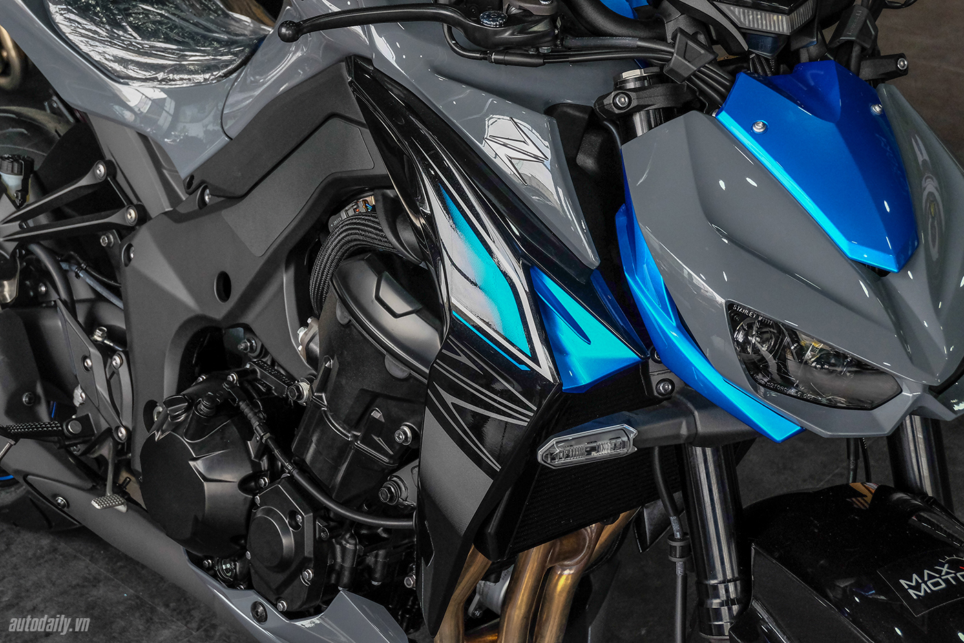 kawasaki-z1000-z1000-r-2018-5.jpg