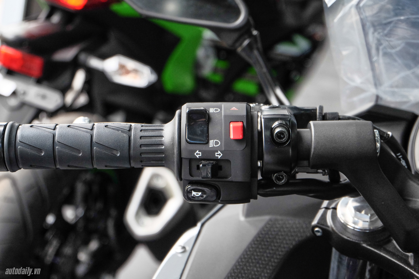 kawasaki-z650-2017-10.jpg