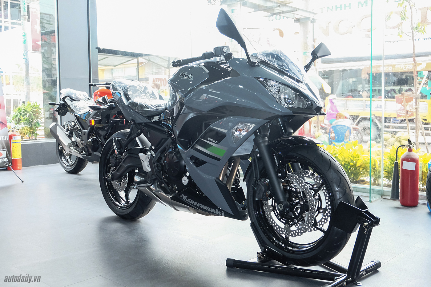 kawasaki-z650-2017-18.jpg