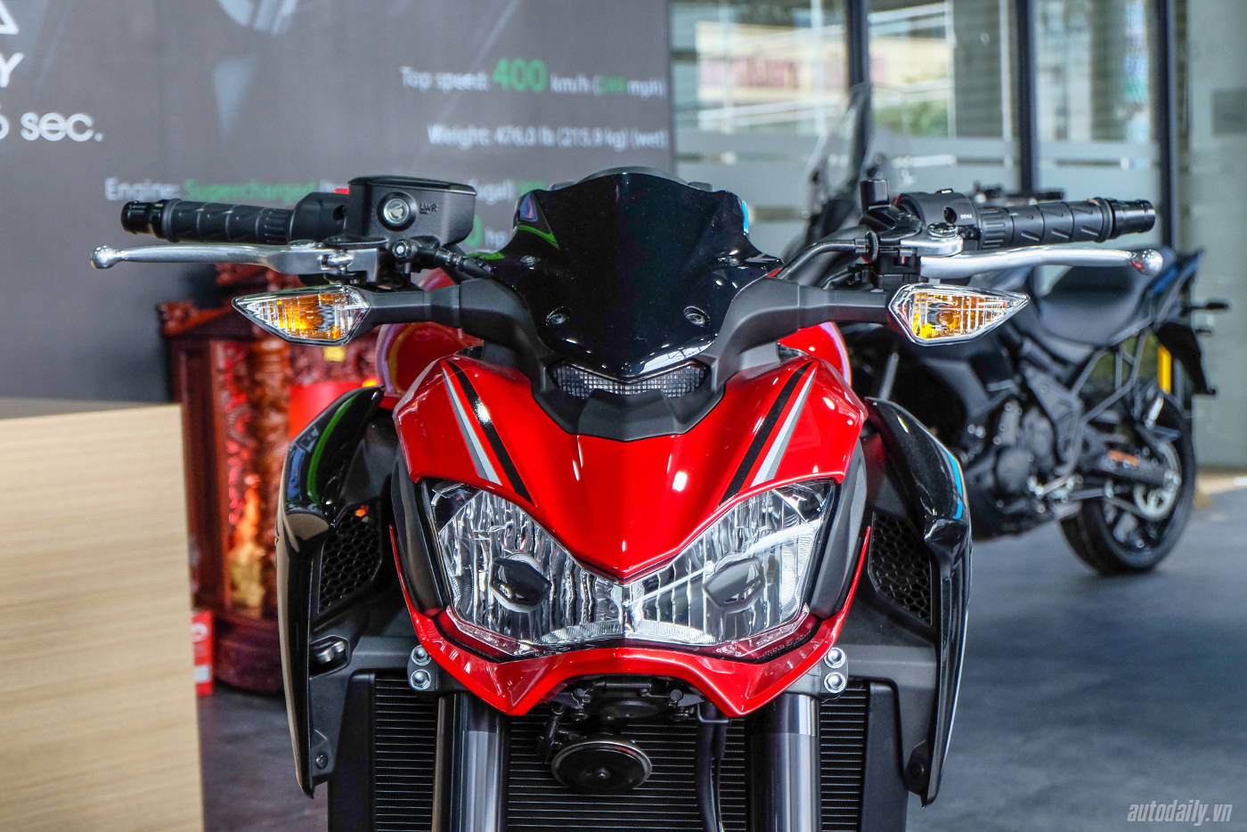 kawasaki-z900-2018-10.jpg