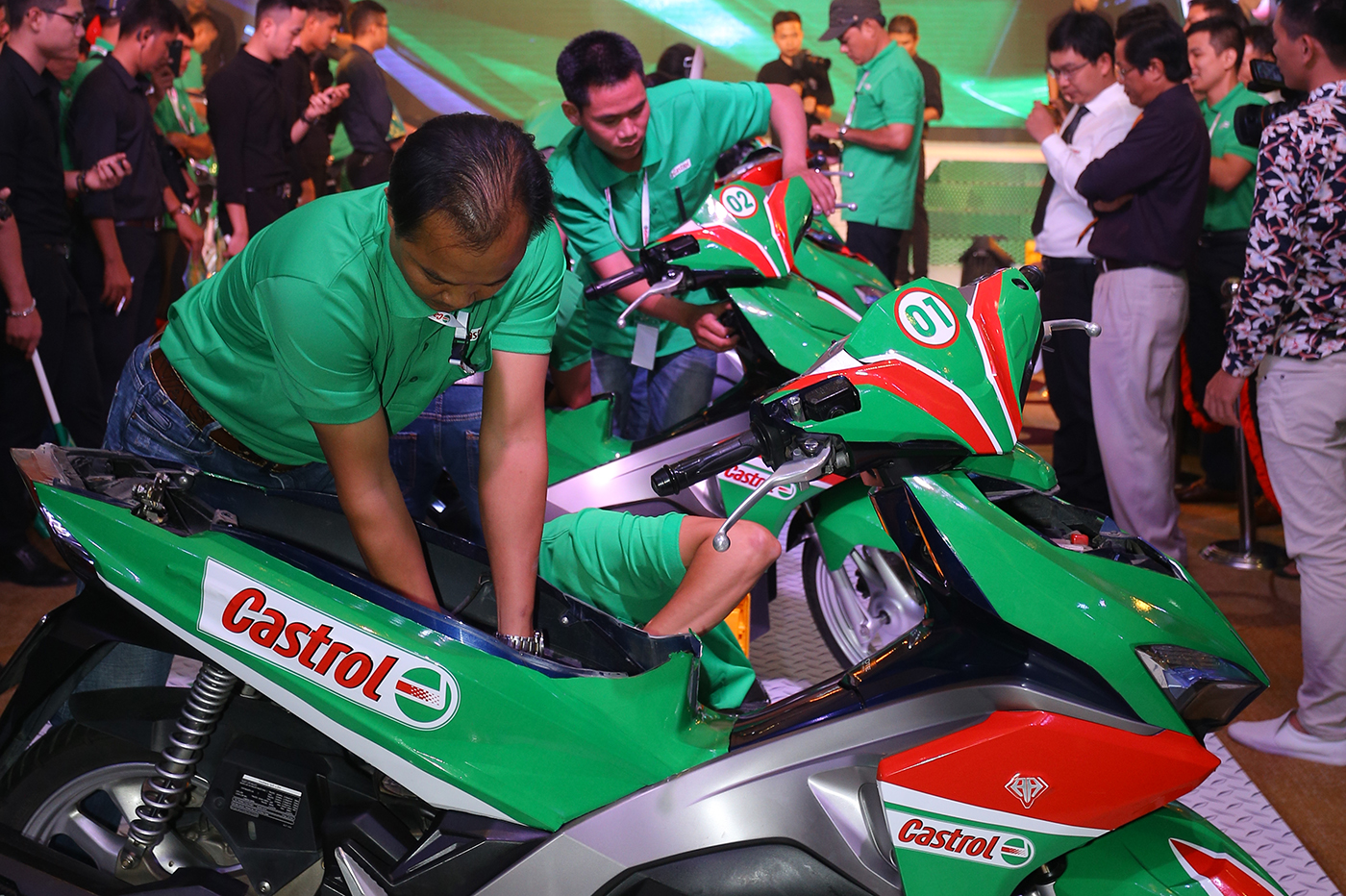 castrol-3.JPG