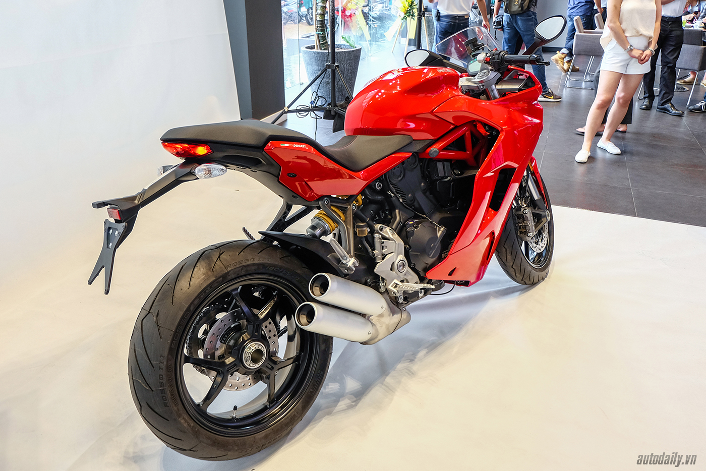 ducati-supersport-18.jpg