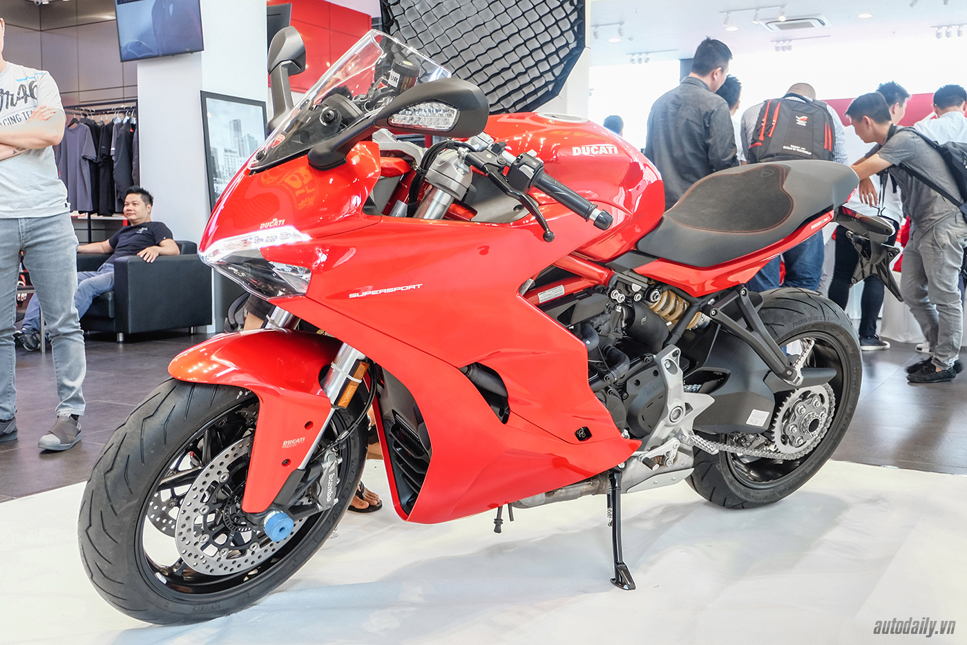 ducati-supersport-20.jpg