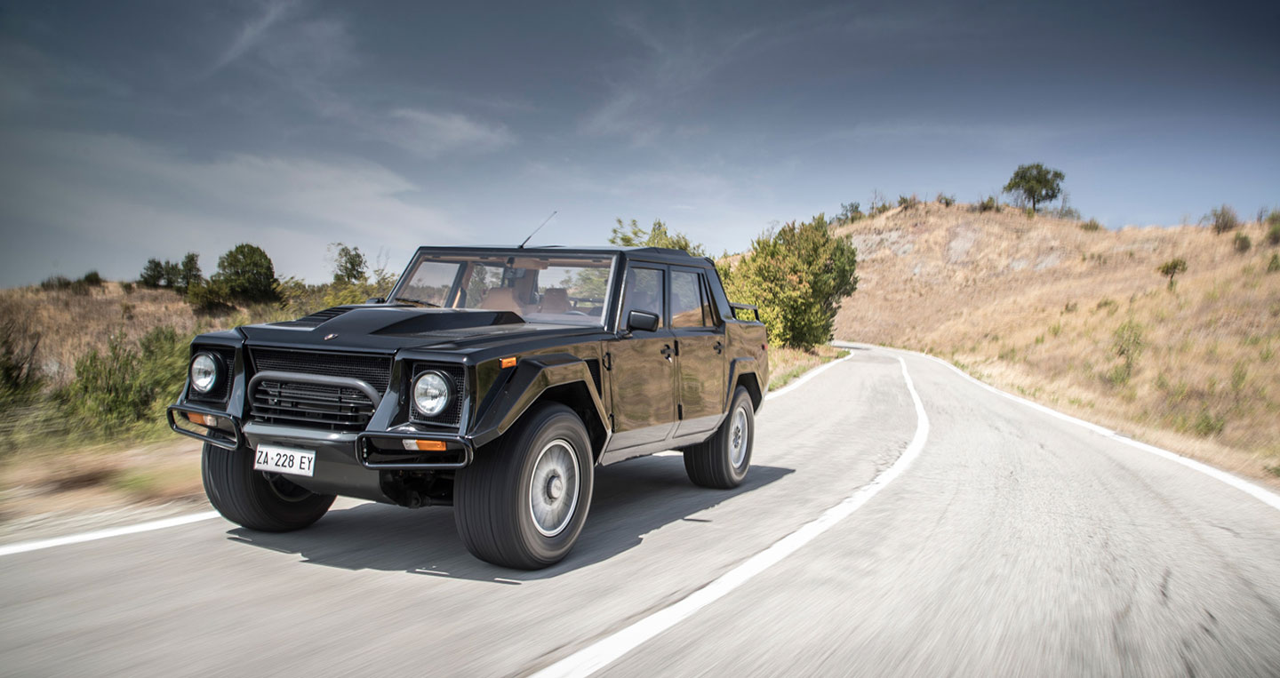 lamborghini-lm002-suv-01.jpg