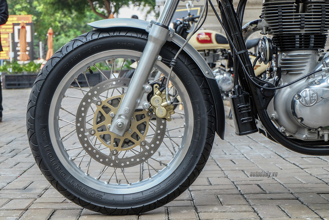 royal-enfield-continental-gt-6.jpg