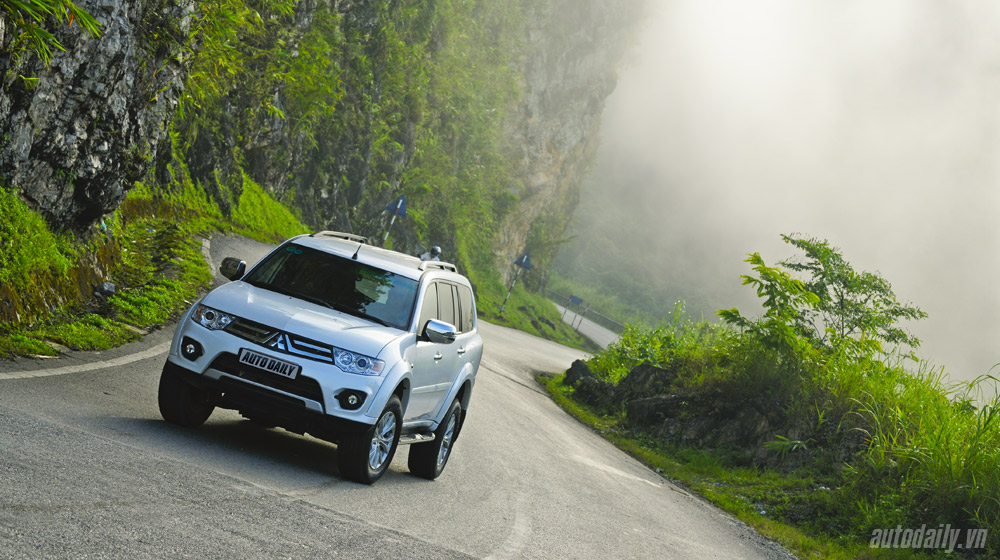 pajero-sport-2014-13.jpg