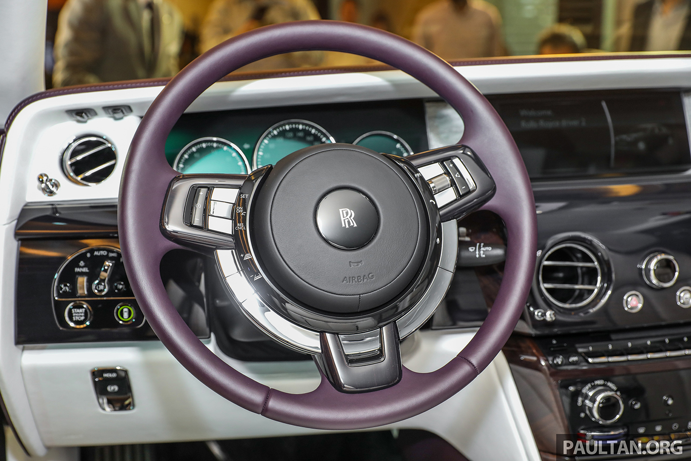 Xem thêm ảnh chi tiết Rolls-Royce Phantom 2018 tại Malaysia rolls-royce-phantom-2018-21.jpg