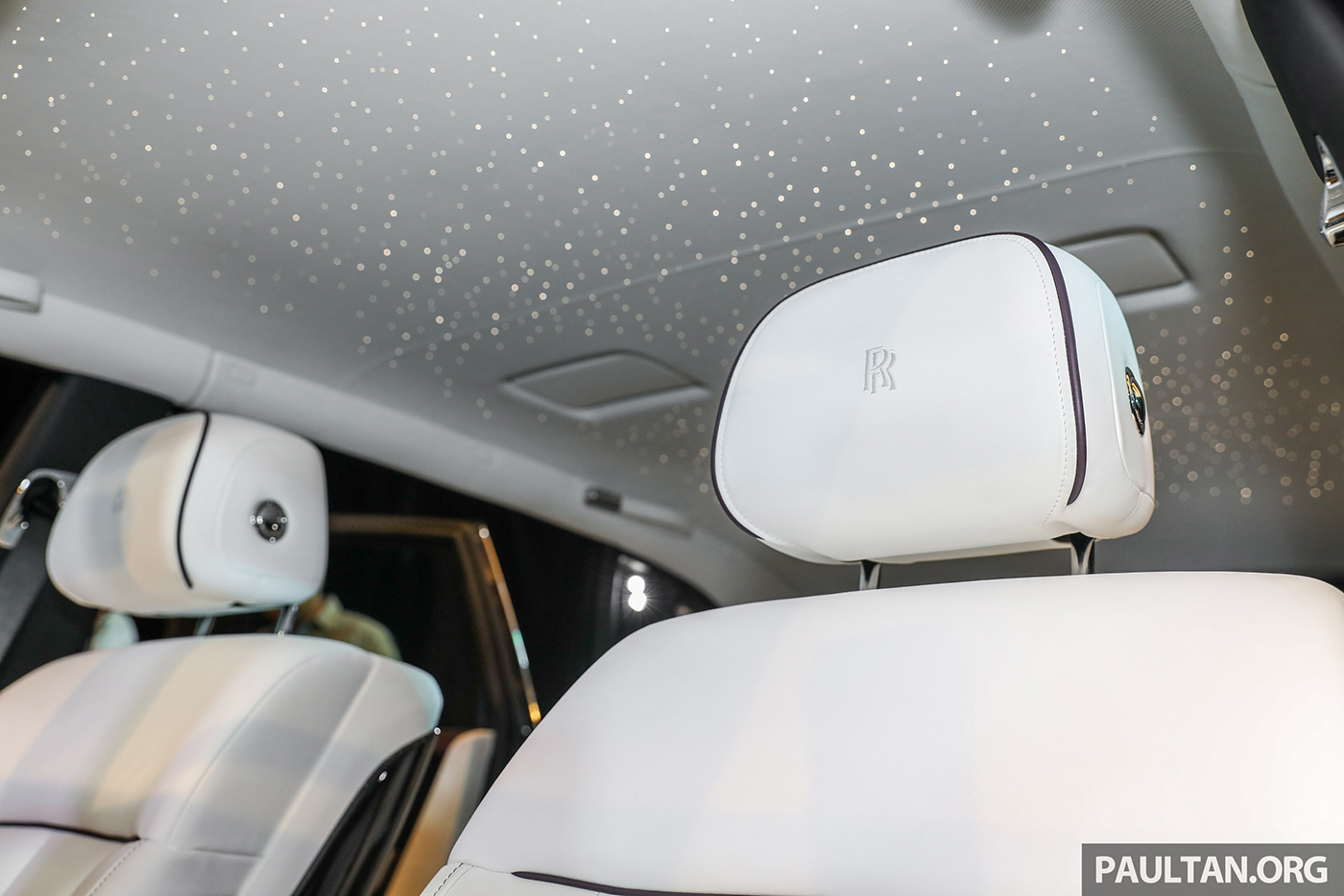 Xem thêm ảnh chi tiết Rolls-Royce Phantom 2018 tại Malaysia rolls-royce-phantom-2018-32.jpg