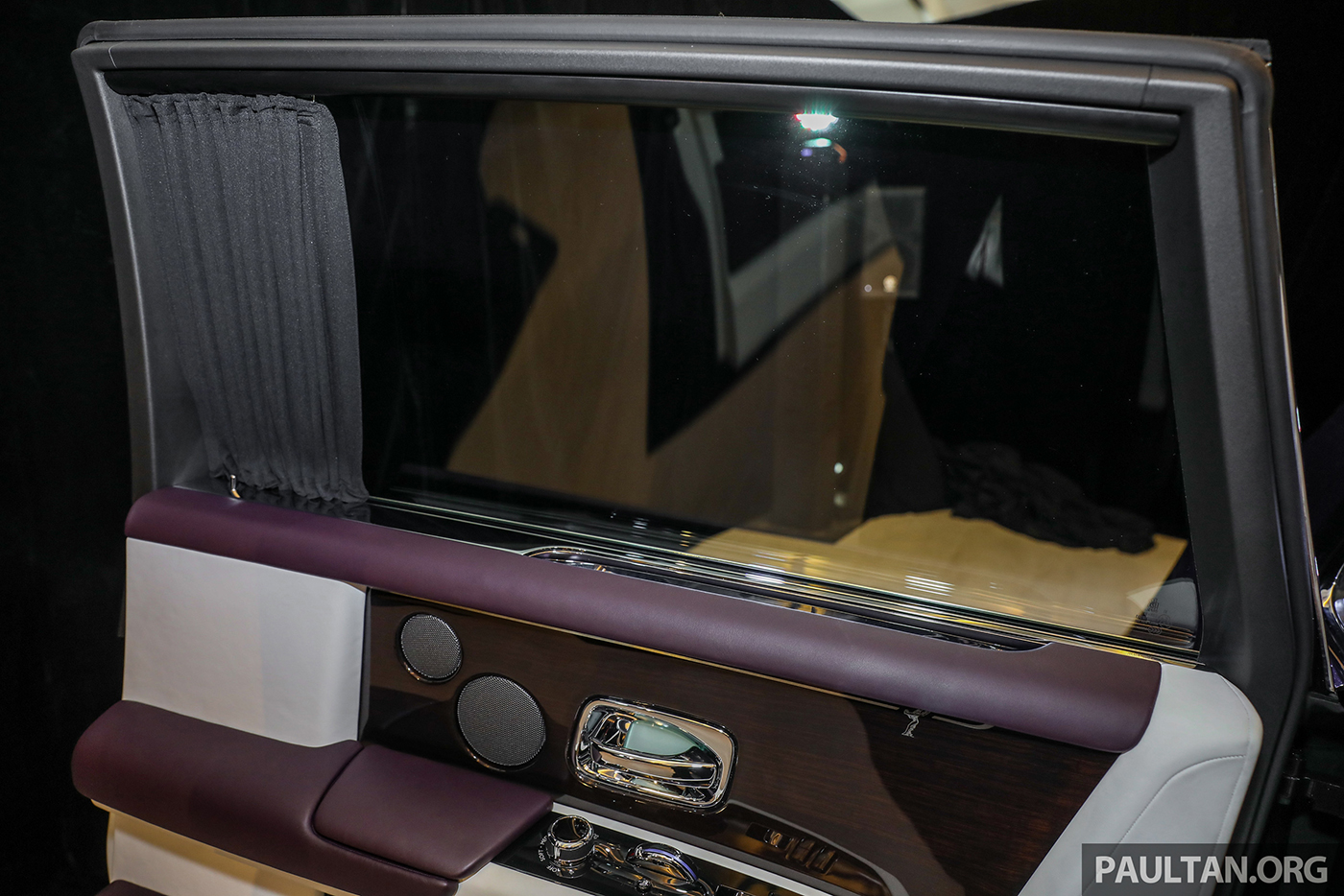 Xem thêm ảnh chi tiết Rolls-Royce Phantom 2018 tại Malaysia rolls-royce-phantom-2018-36.jpg