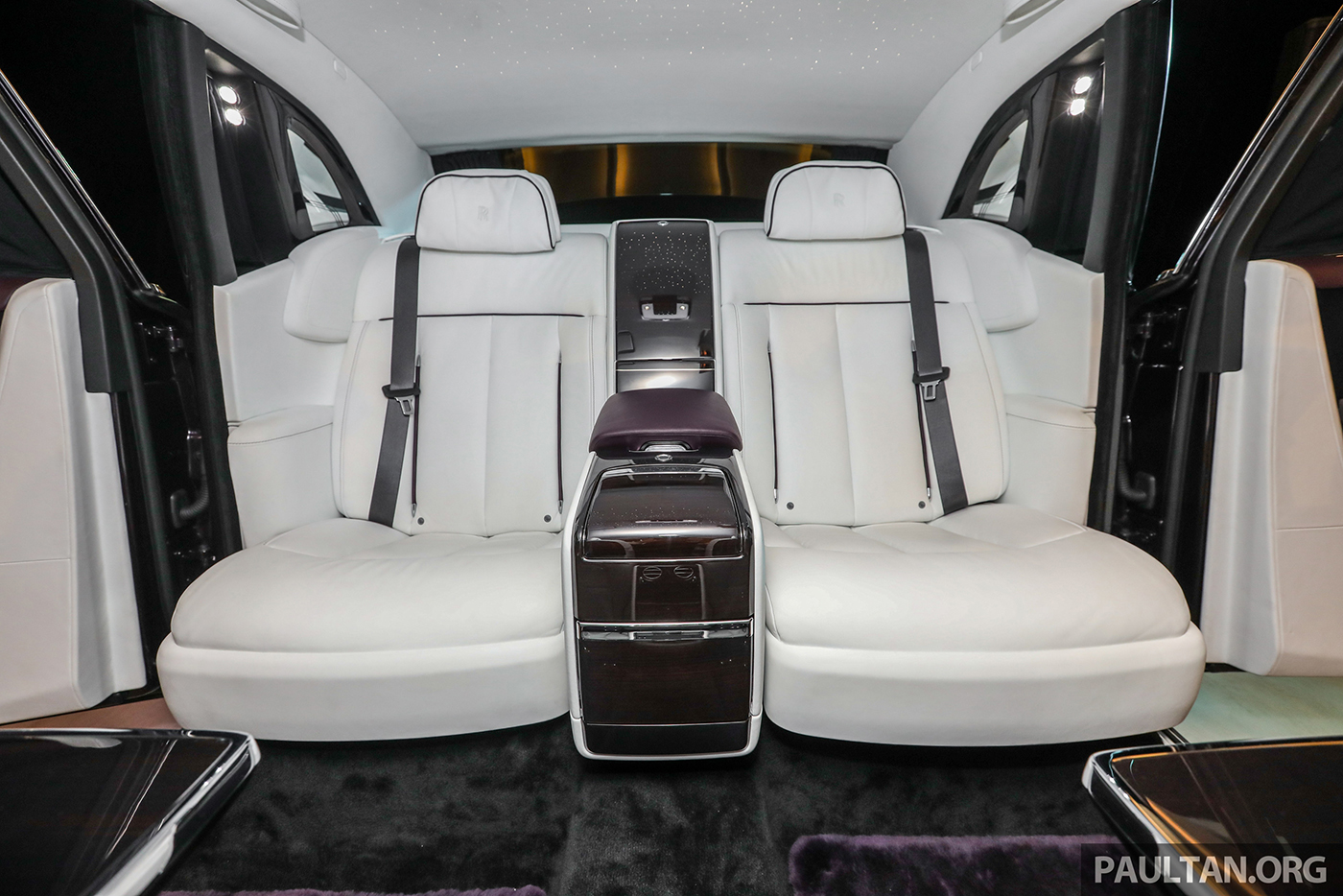 Xem thêm ảnh chi tiết Rolls-Royce Phantom 2018 tại Malaysia rolls-royce-phantom-2018-39.jpg