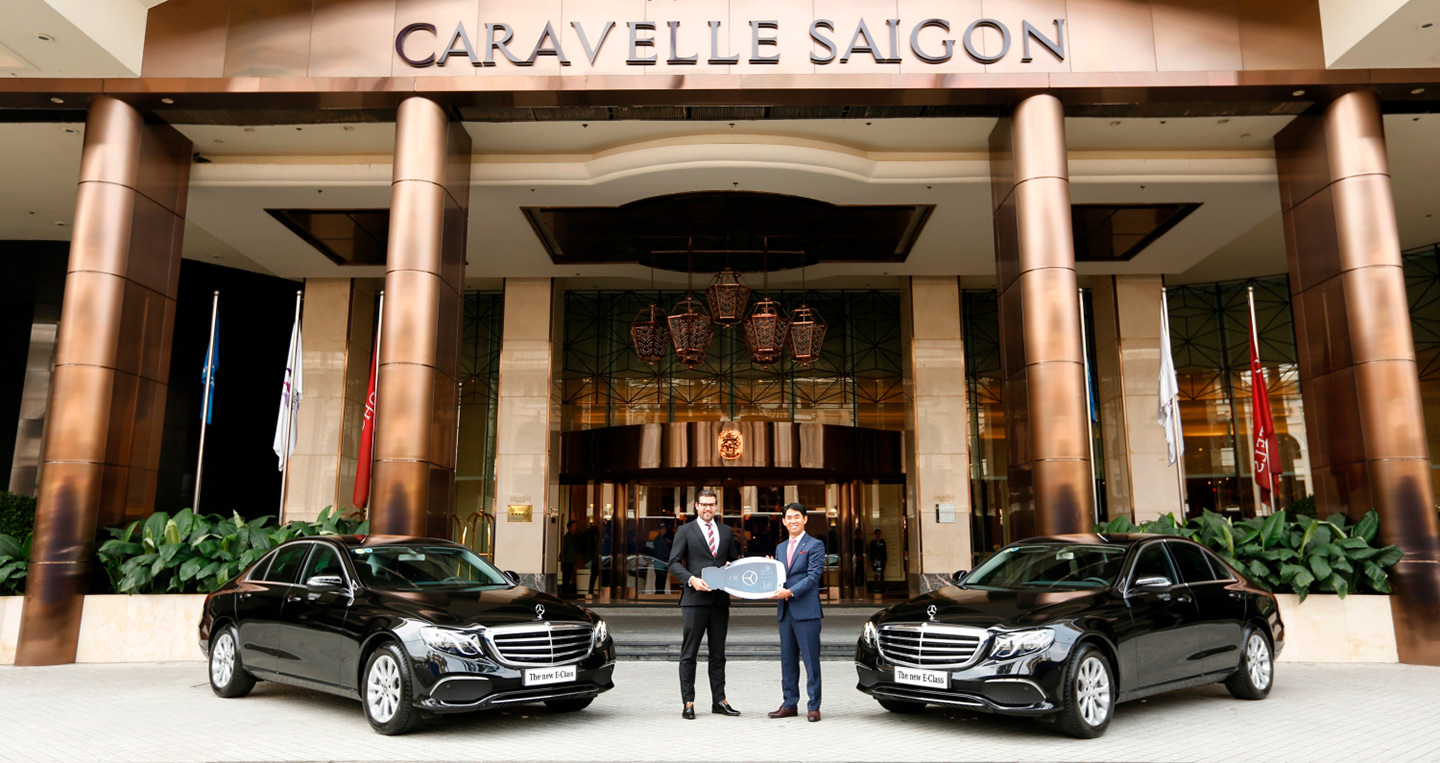 Bàn giao bộ đôi Mercedes E 200 thế hệ mới cho khách sạn Caravelle Sài Gòn