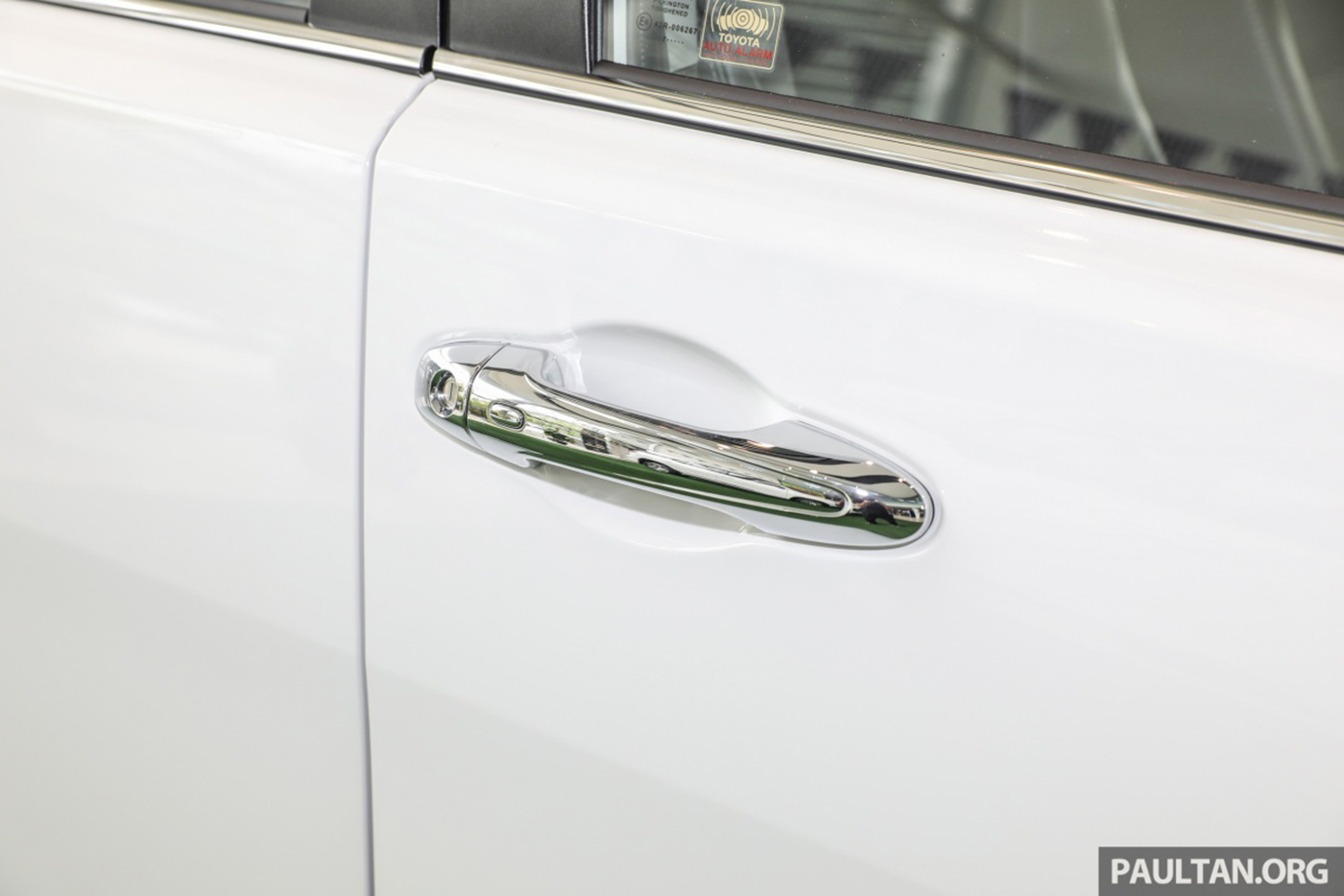 Xem thêm ảnh chi tiết Toyota Innova 2.0X 2018 tại thị trường Malaysia toyota-innova-x-2017-13.jpg